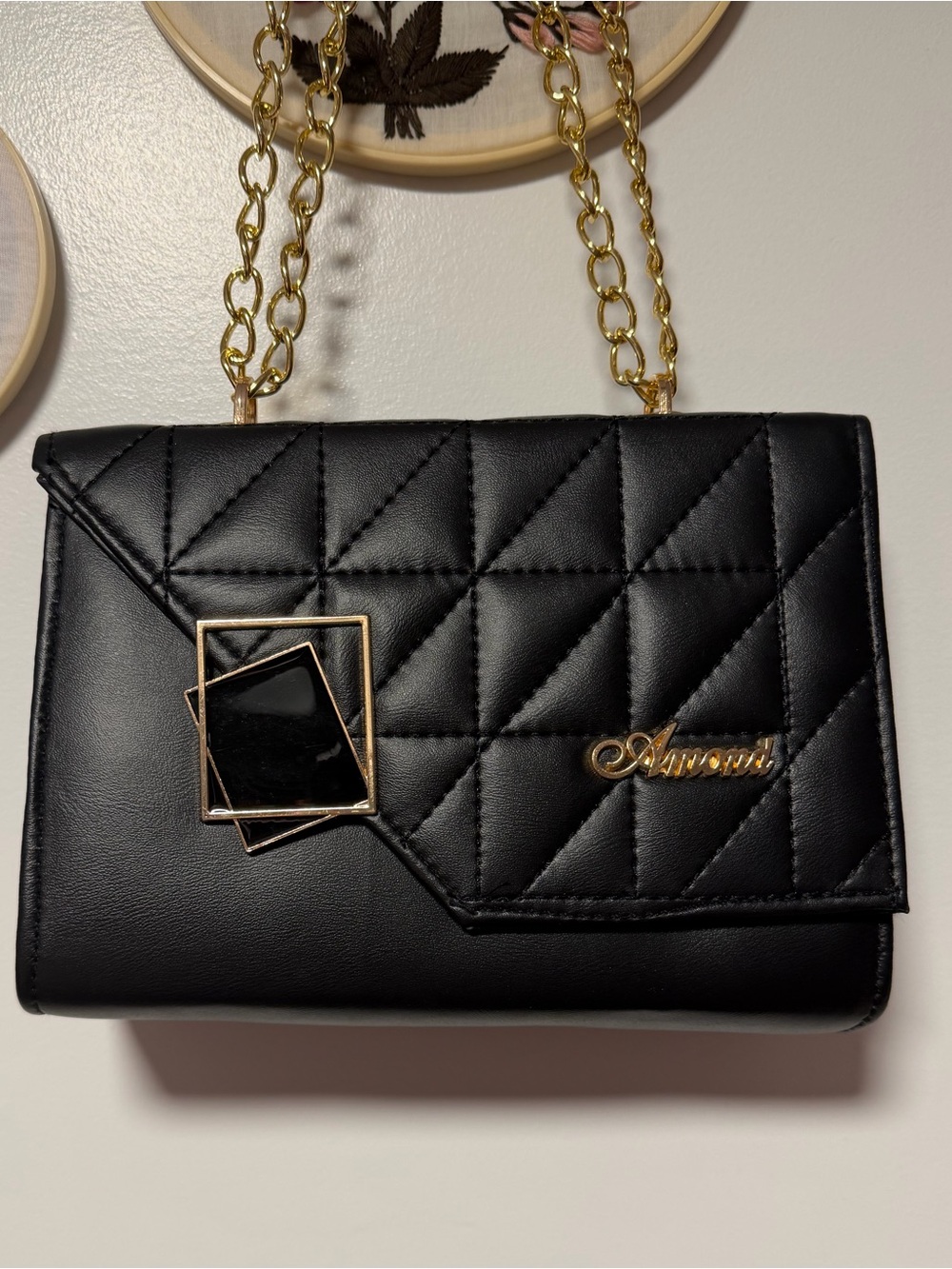 Quilted Chain Shoulder Bag in Black